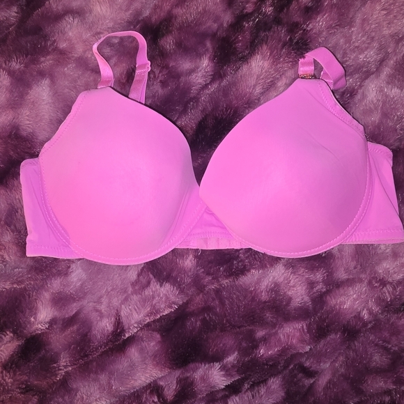 Juicy Couture Women’s Wired, Padded Pink Color Bra Size 40c - Picture 1 of 5